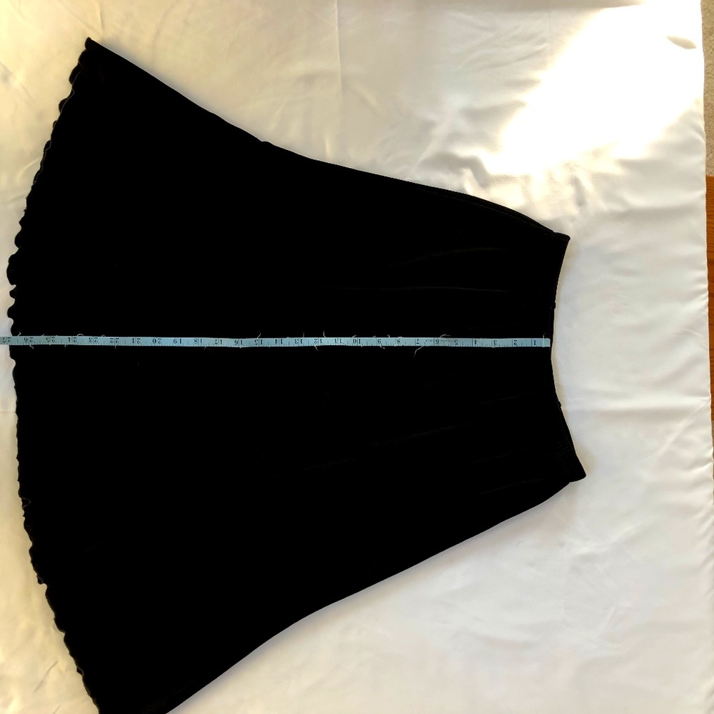 Chico’s “Travelers” Skirt, Black, Size 1 (8-10/M).  Like new!